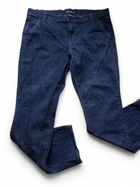 Y2K 2010s Old Navy Mid Rise Straight Leg Blue Jeans Denim the flirt